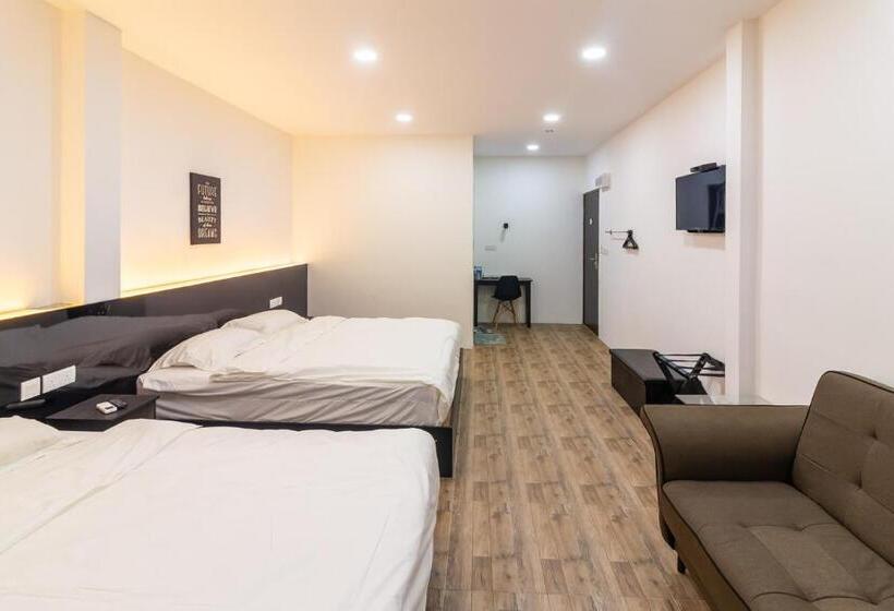 Quarto Familiar Deluxe, Tambun Warm