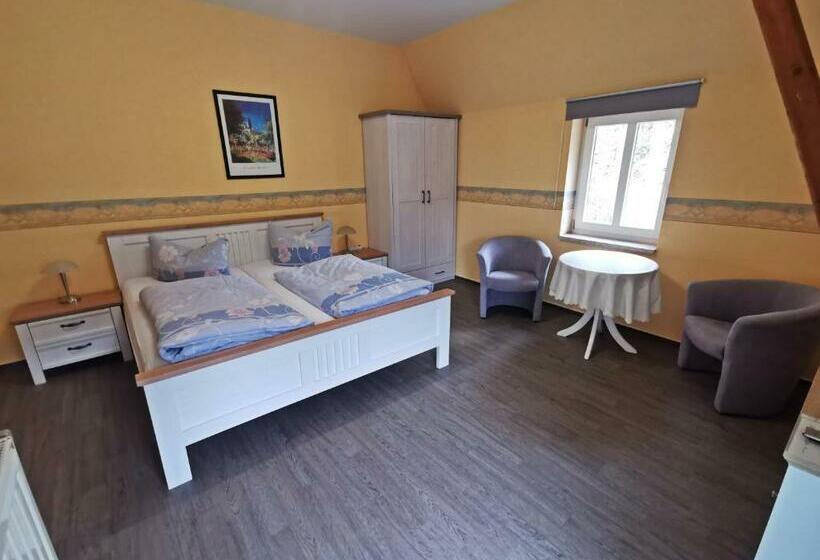 Номер Стандарт с Балконом, Pension Am Nicolaiplatz