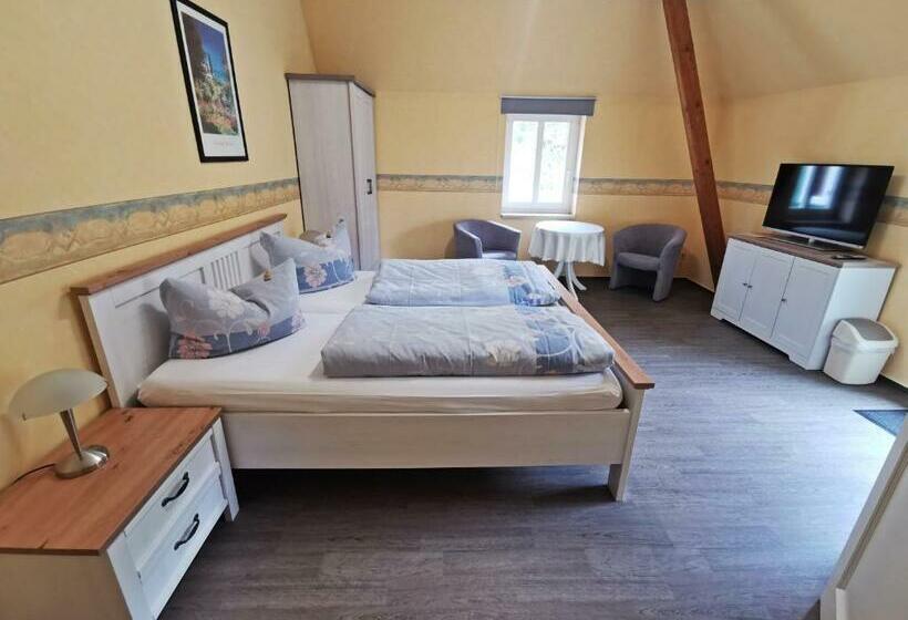 Номер Стандарт с Балконом, Pension Am Nicolaiplatz