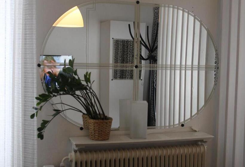 スタンダードルーム, Affären Må Bra