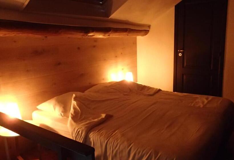 スタンダードルーム, La Trouvaille