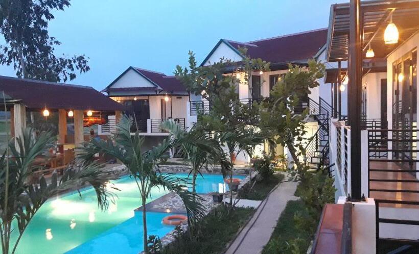 اتاق استاندارد چهار تخته, Palafita Bungalow