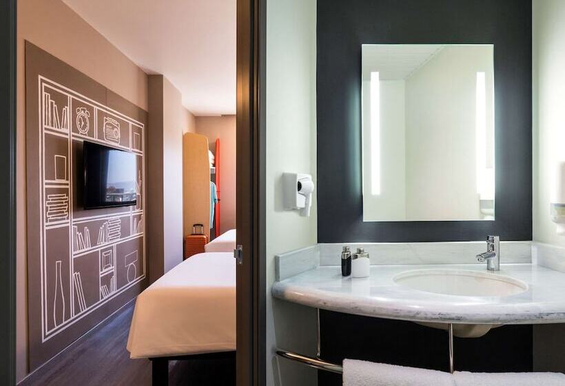 חדר סטנדרט שתי מיטות זוגיות, Ibis Torreon