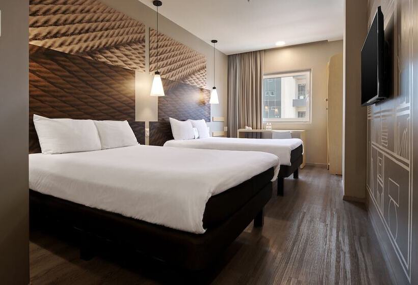 带2个双人床的标准工作室, Ibis Torreon
