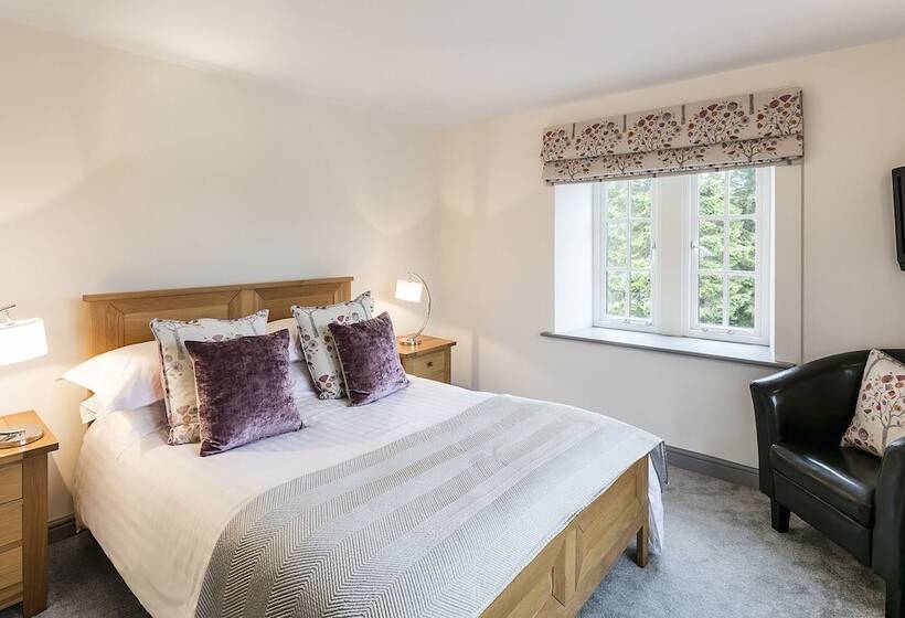 패밀리 룸, The Gamekeeper S Inn