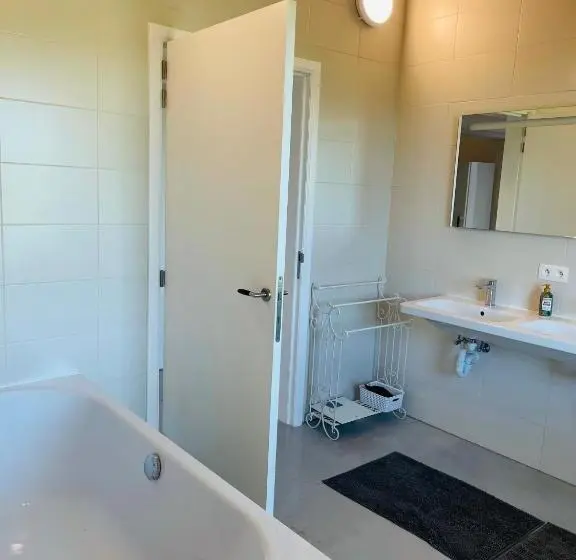 1ベッドルームのデラックスアパートメント, Landlord Bij Leuven