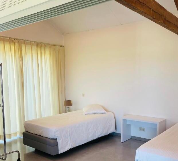 شقة غرفة واحدة, Landlord Bij Leuven