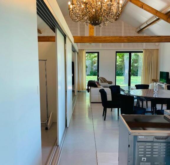 شقة غرفة واحدة, Landlord Bij Leuven