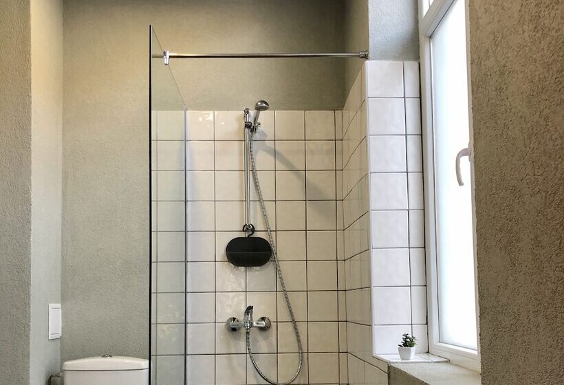 트리플 클래식 룸, Skyler Guest House