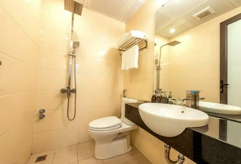 اتاق استاندارد سه نفره, Westlake Tay Ho Hotel 696 Lạc Long Quân