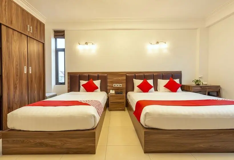 اتاق لوکس سه تخته, Westlake Tay Ho Hotel 696 Lạc Long Quân