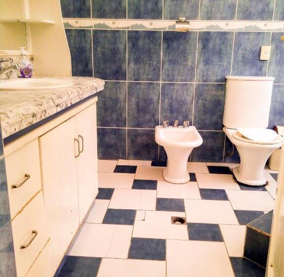 اتاق خانوادگی با سرویس بهداشتی مشترک, Belmont B&b