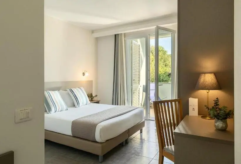 ２ベッドルームアパートメント, Golden Apartments
