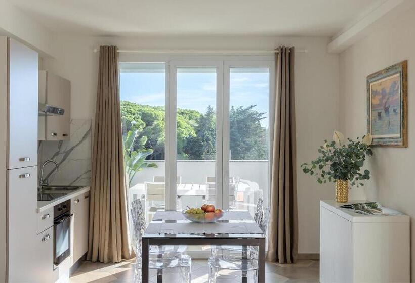 סוויטה עם ג'קוזי, Golden Apartments