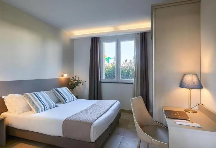 １階の１ベッドルームアパートメント, Golden Apartments