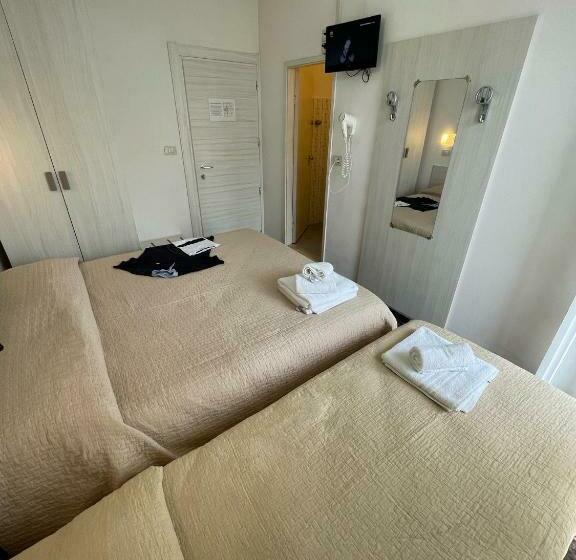 スタンダードトリプルルーム, Napoleon