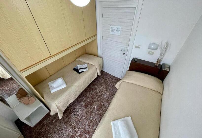 スタンダードルーム, Napoleon