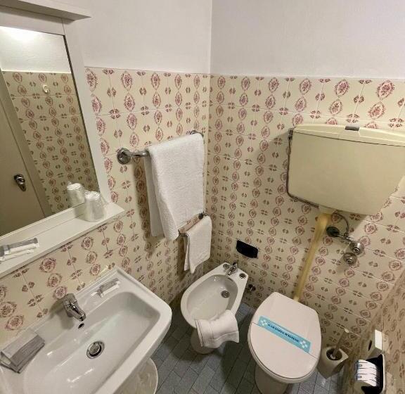 エコノミールーム, Napoleon