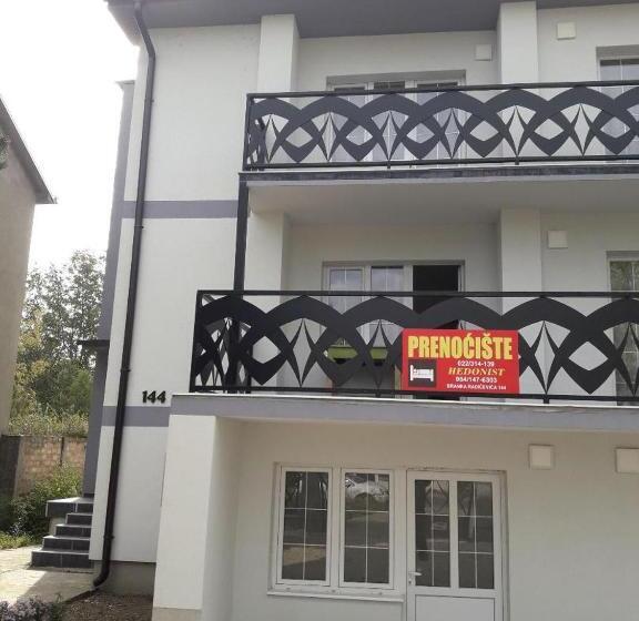 اتاق استاندارد, Hedonist