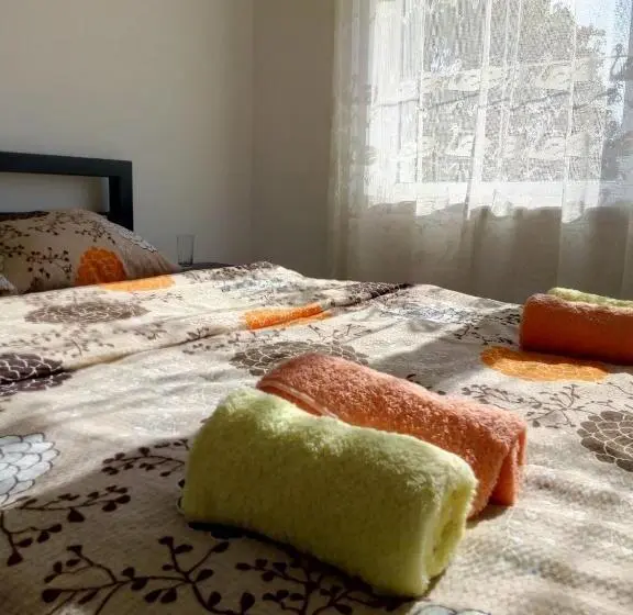 اتاق لوکس با بالکن, Hedonist