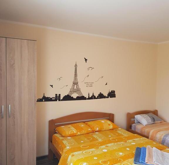 اتاق راحتی سه تخته, Hedonist