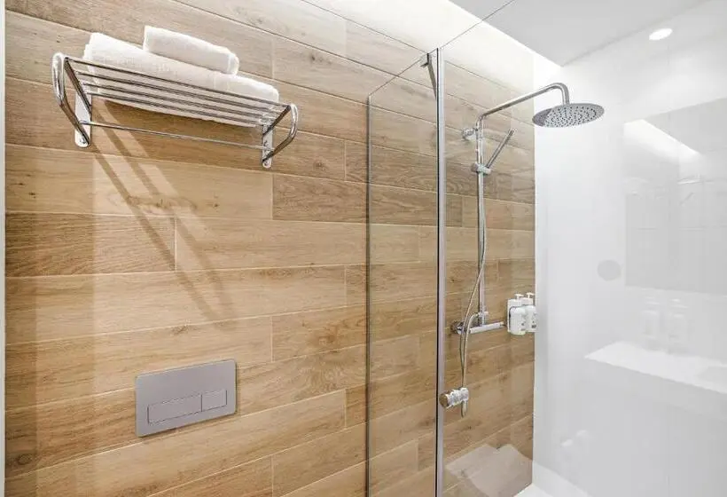 اتاق استاندارد, B&b Hotel Cieza