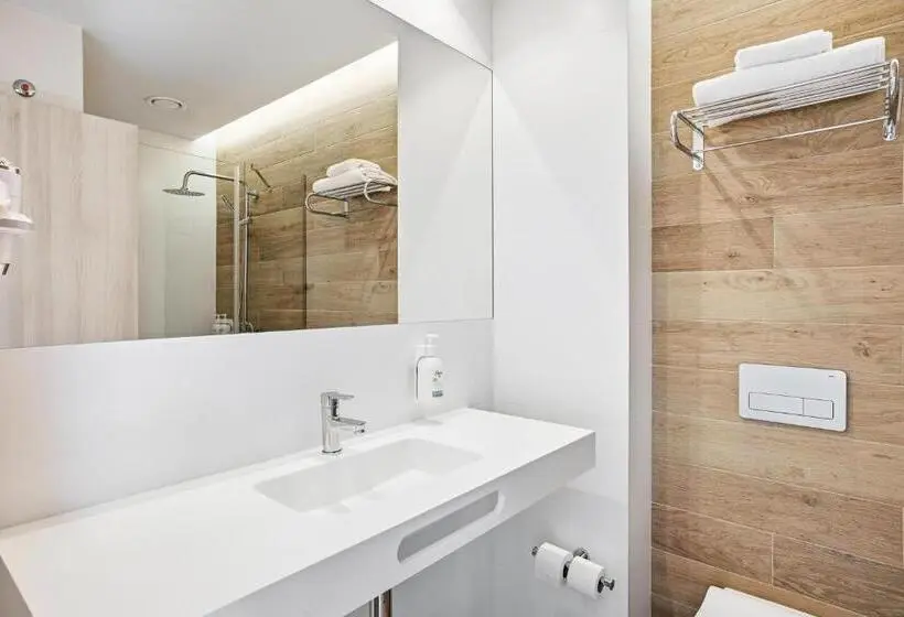 اتاق استاندارد, B&b Hotel Cieza