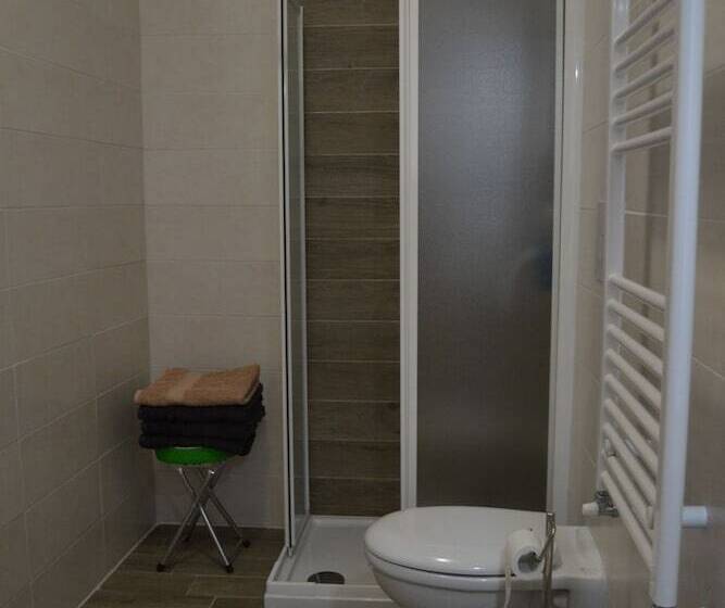 اتاق لوکس, B&b Le Grotte