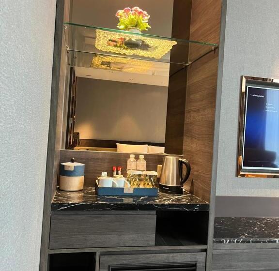 اتاق اجرایی, Ames