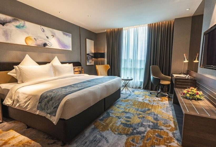 اتاق لوکس با تخت بزرگ, Ames