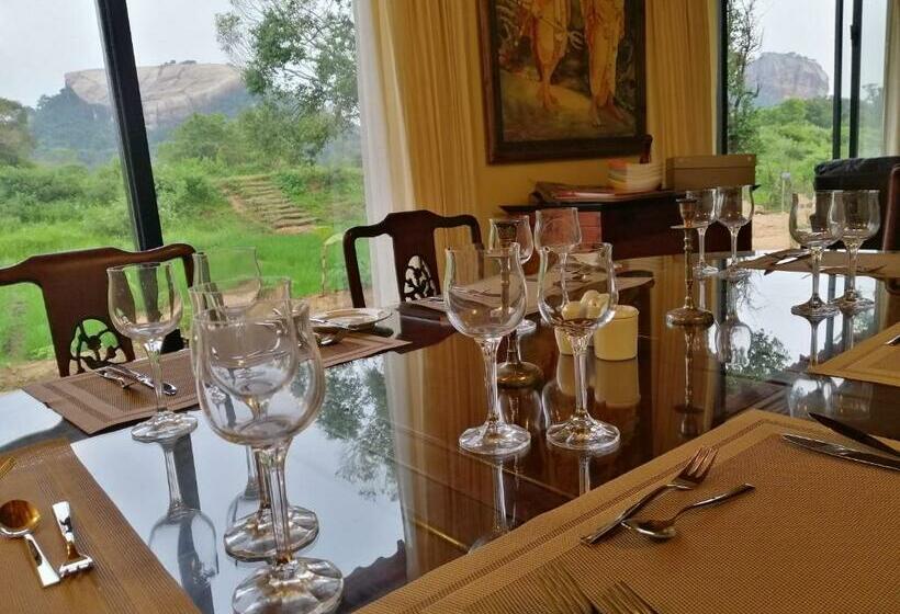 سوییت خانوادگی, Sigiriya King S Resort