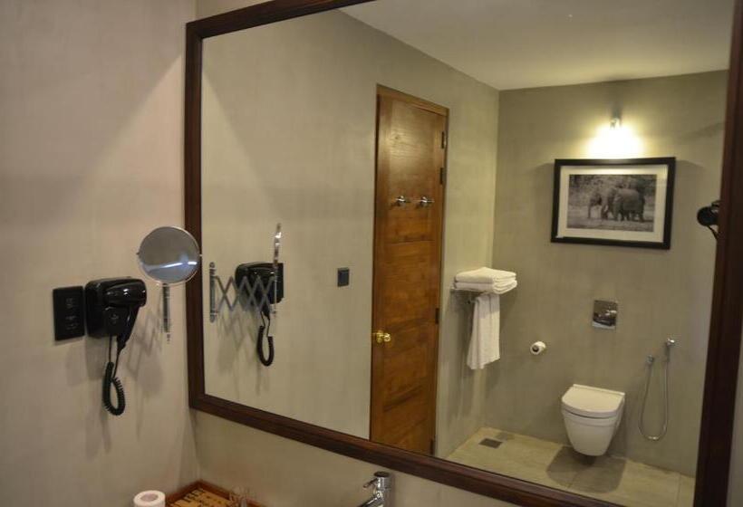 디럭스 스위트 킹 침대, Sigiriya King S Resort