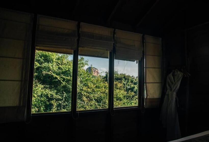 سوییت با چشم‌انداز کوه, Sigiriya King S Resort
