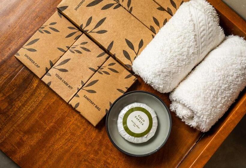 디럭스 스위트 킹 침대, Sigiriya King S Resort