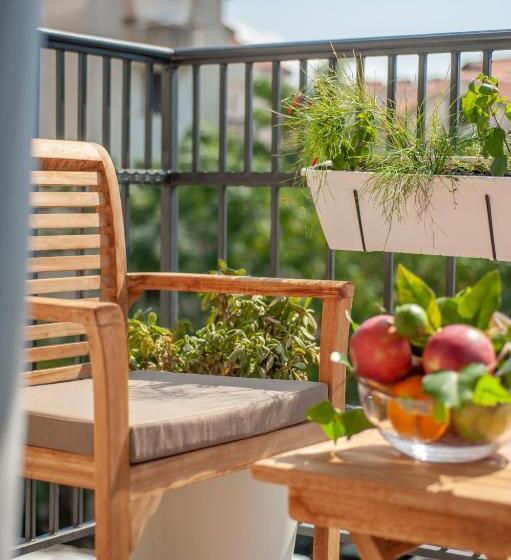 اتاق استاندارد, Twelve By Aycon