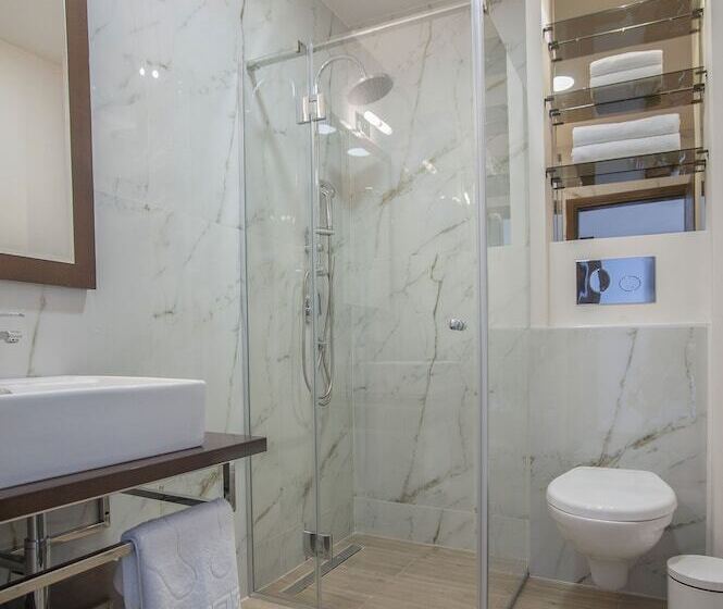 اتاق استاندارد, Twelve By Aycon