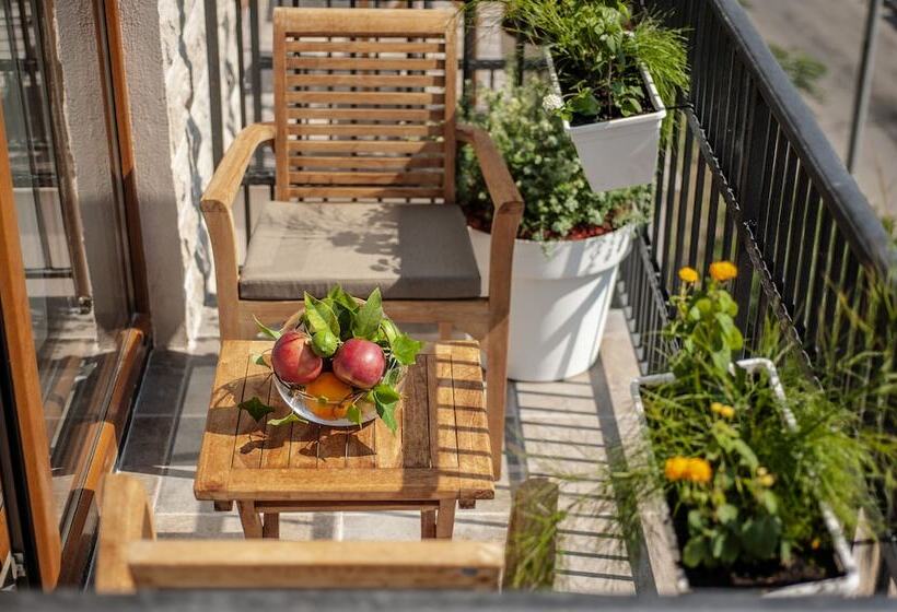 اتاق استاندارد, Twelve By Aycon