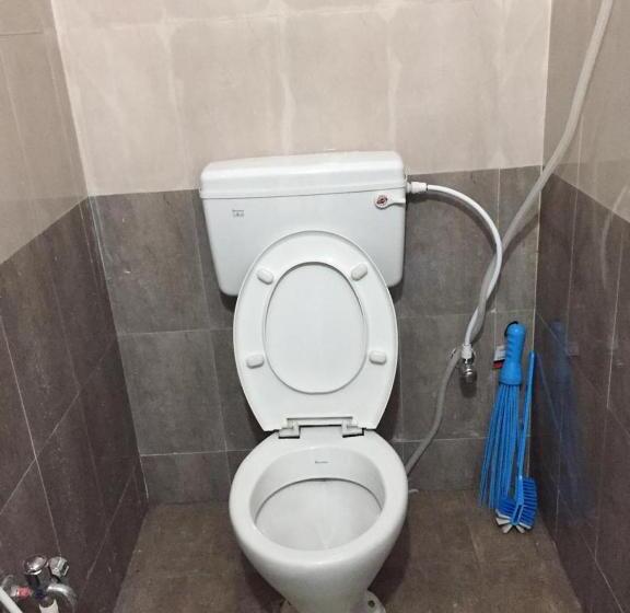 4 Bett Deluxe Zimmer, Aditis