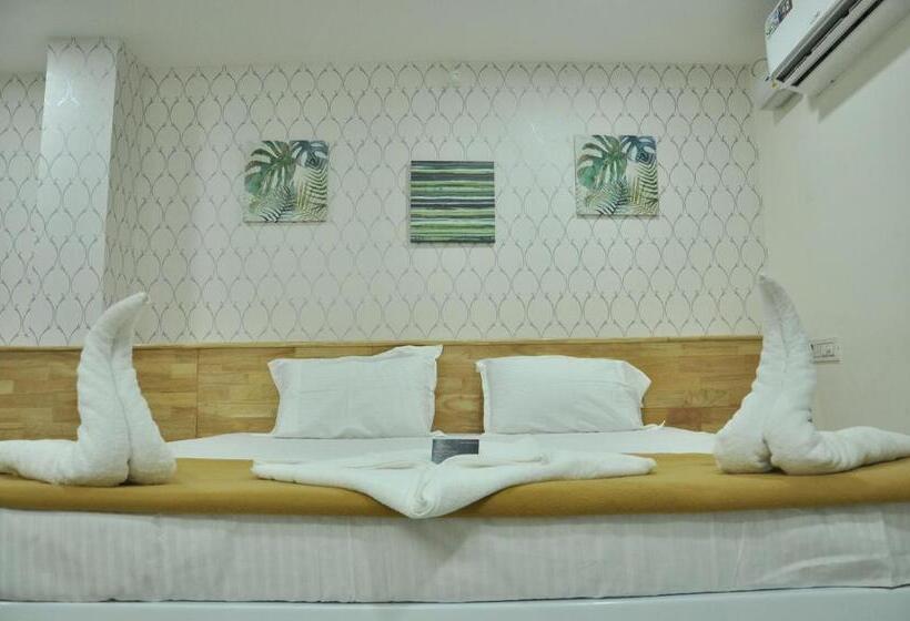 4 Bett Deluxe Zimmer, Aditis