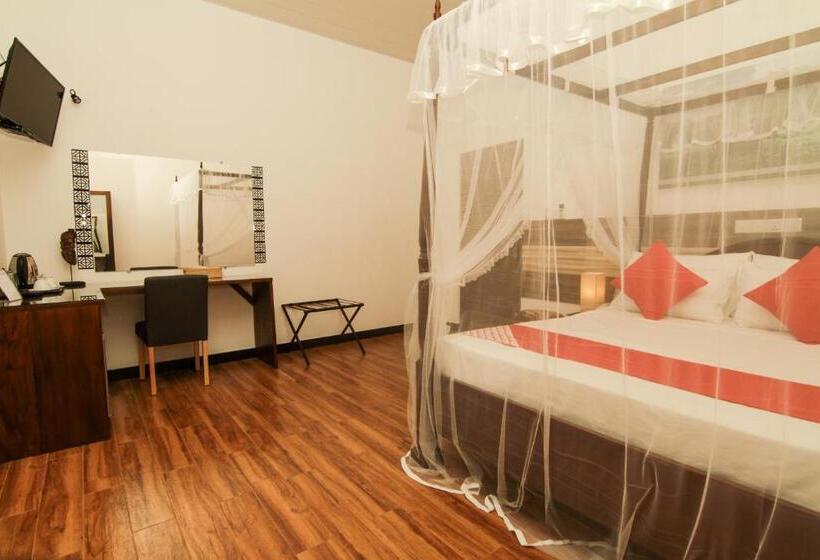 جناح عائلي, Clove Transit