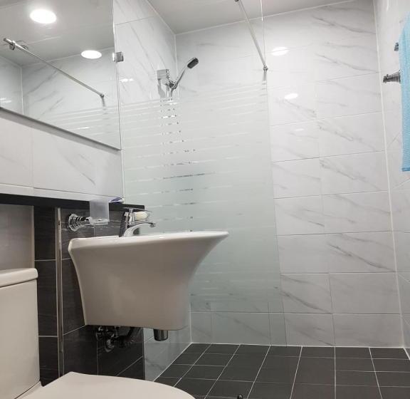 غرفة ديلوكس, Seong Dong Jang