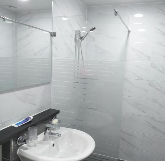 غرفة ديلوكس, Seong Dong Jang