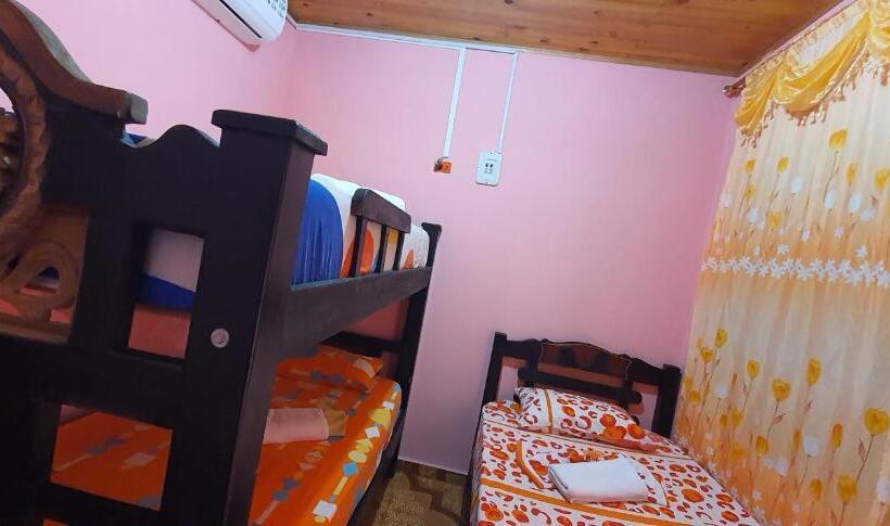 ルームシェアのワンベッド, Hostal Happy Day