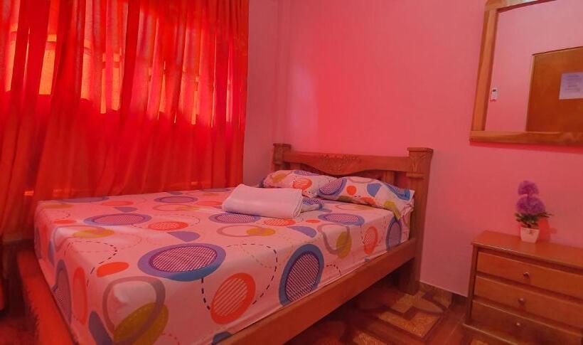 スーペリアールーム, Hostal Happy Day