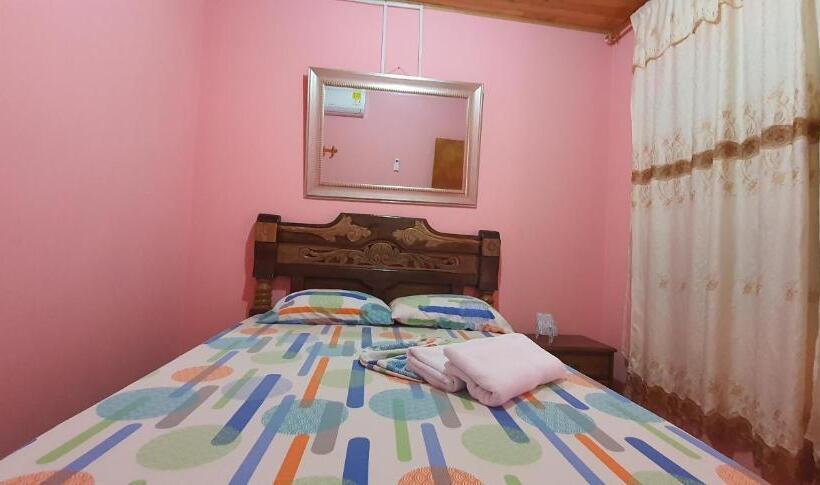 スーペリアールーム, Hostal Happy Day