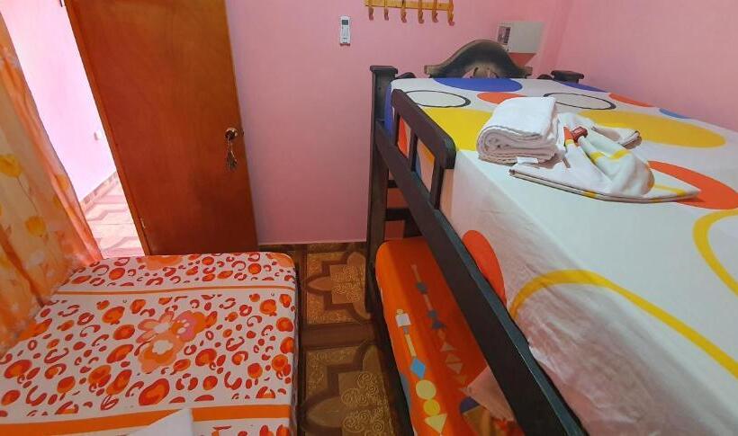 ルームシェアのワンベッド, Hostal Happy Day