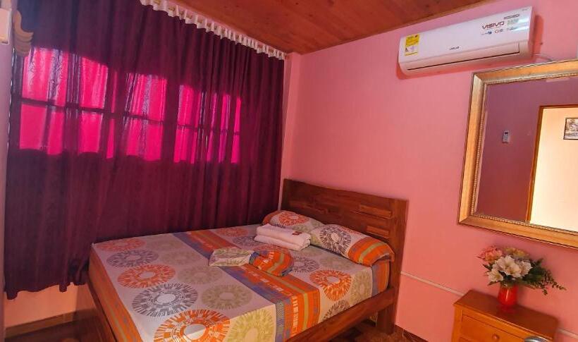 スーペリアールーム, Hostal Happy Day