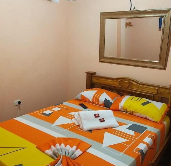 スーペリアールーム, Hostal Happy Day