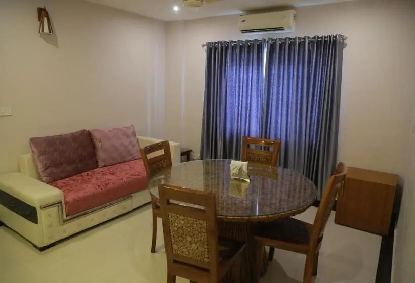 Familien Suite, Jyothis Regency