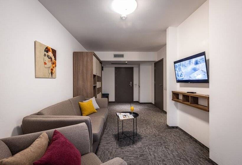 سوئیت جونیور با تراس, Fontana Vrnjačka Banja